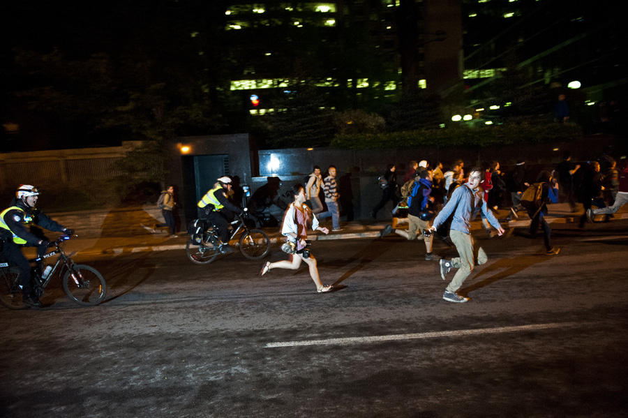 24-Cache-Cache_-_Manifestation_de_nuit_-_17_mai_2012_-_Pascal_Dumont