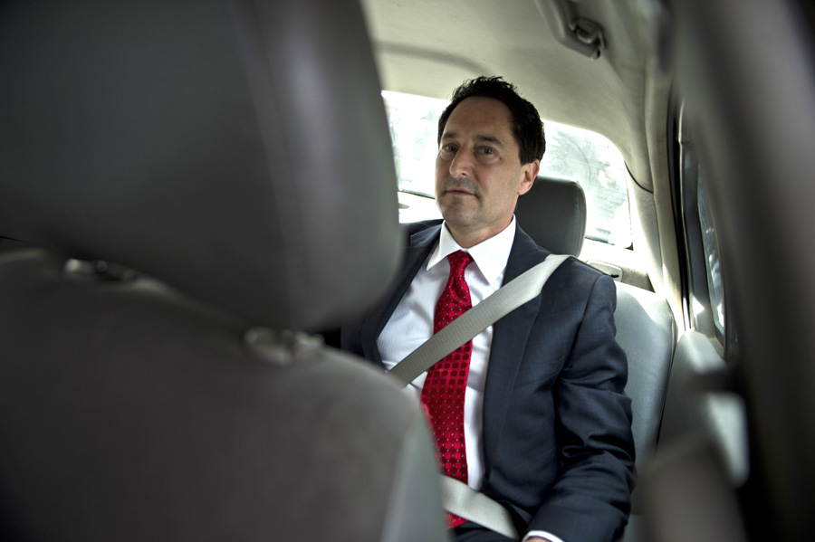 Michael Applebaum, ancien maire de Montréal, après son arrestation devant la sureté du Québec.