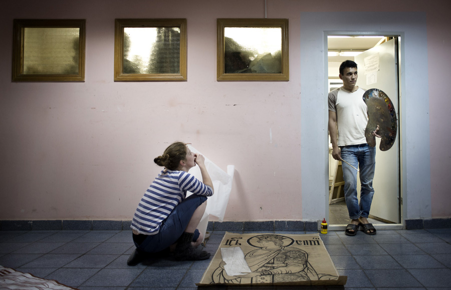 24-year-old Zalkar Toktogulov from Kyrgyzstan, studies painting.
