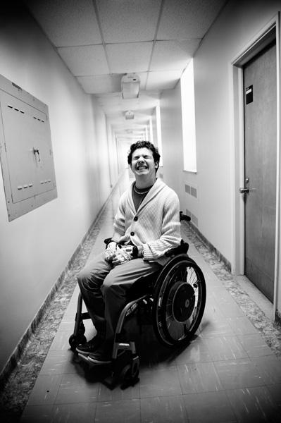 Clément Badra est tétraplégique, cela ne l'empêche pas de conserver une joie de vivre et un sens de l'humour certain.