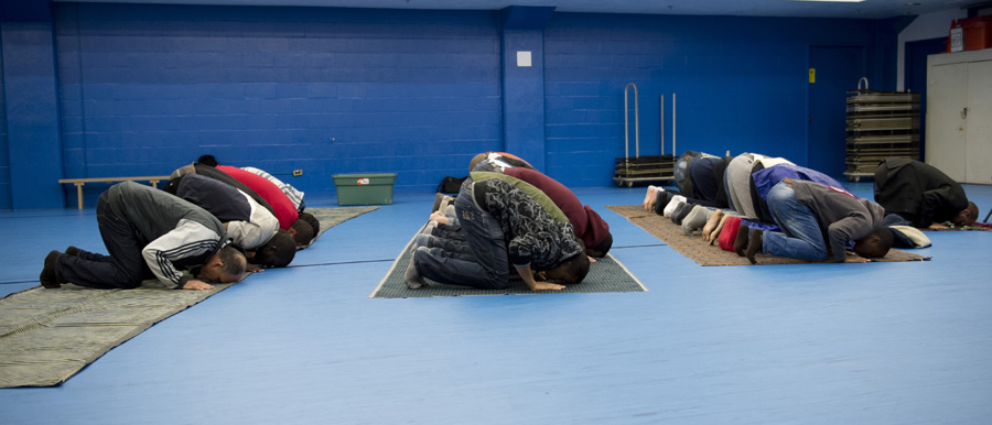 Prière des étudiants musulmans à l'Université de Montréal